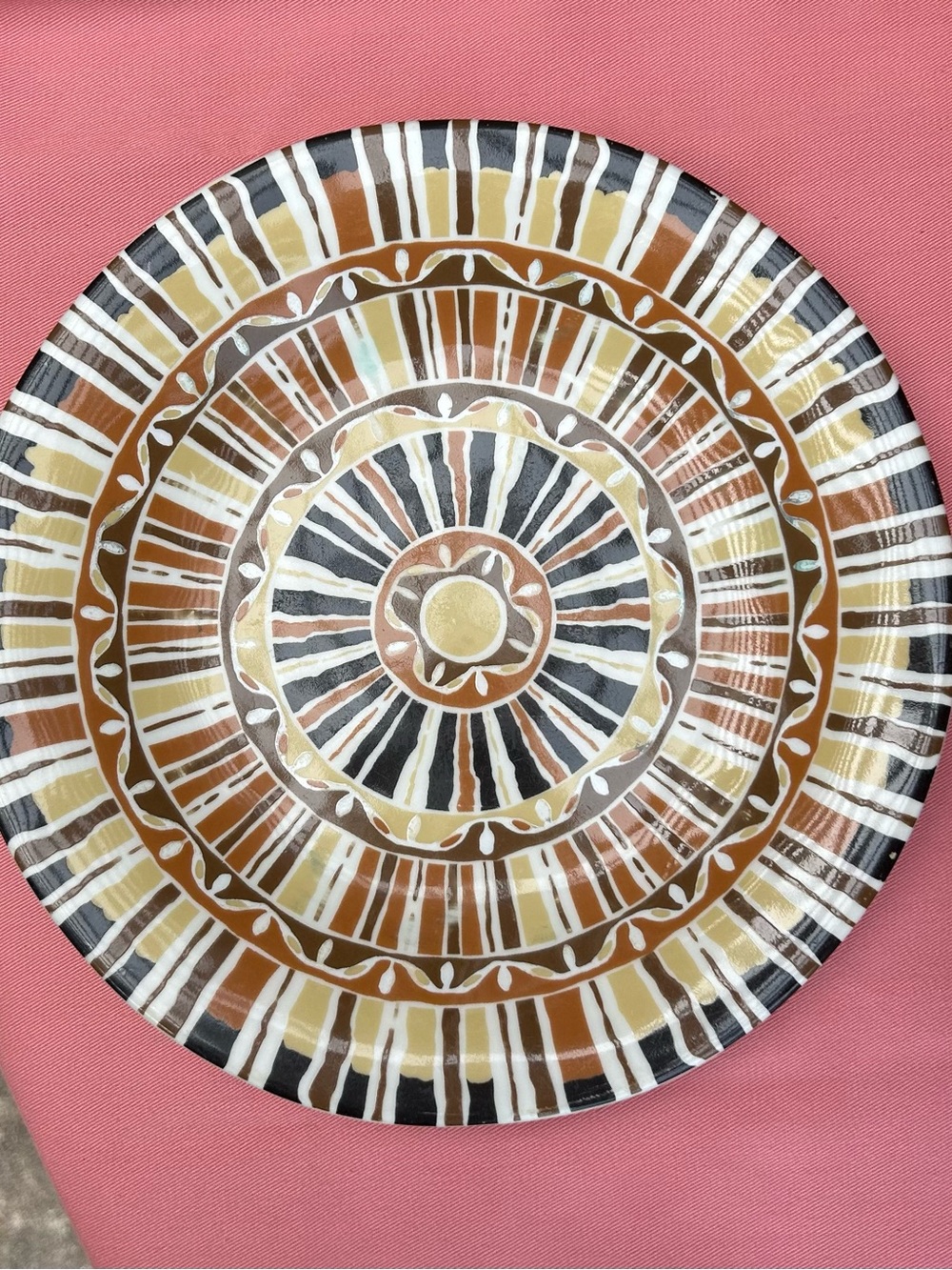 222 Fifth International salad plate “Canyon”